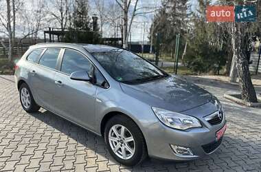 Універсал Opel Astra 2012 в Стрию