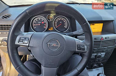 Универсал Opel Astra 2006 в 