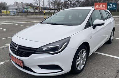 Універсал Opel Astra 2018 в Києві