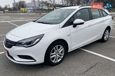 Универсал Opel Astra 2018 в Киеве