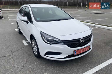 Универсал Opel Astra 2018 в Киеве