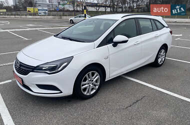 Универсал Opel Astra 2018 в Киеве