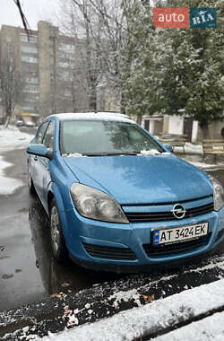 Хетчбек Opel Astra 2004 в Долині