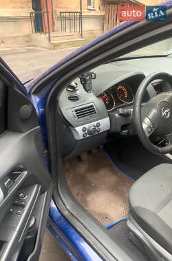Универсал Opel Astra 2005 в 