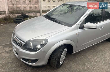 Хэтчбек Opel Astra 2009 в Христиновке