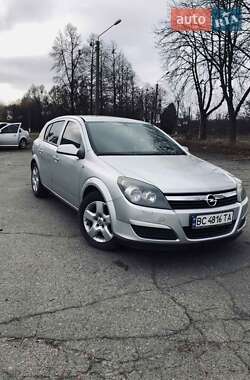 Хетчбек Opel Astra 2005 в Сокалі