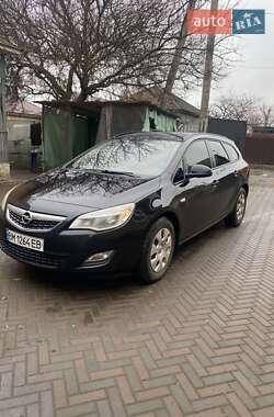 Універсал Opel Astra 2011 в Конотопі