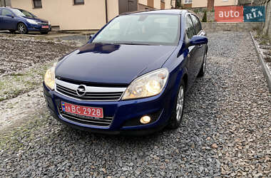 Хетчбек Opel Astra 2009 в Рівному