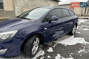 Универсал Opel Astra 2011 в Бучаче