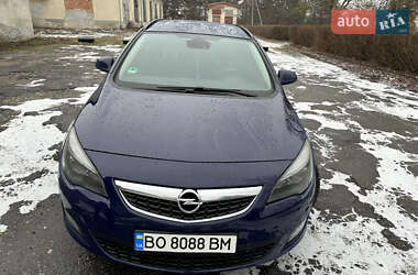 Универсал Opel Astra 2011 в Бучаче