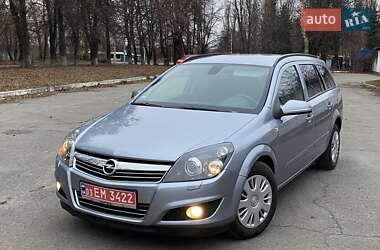 Универсал Opel Astra 2008 в Полтаве