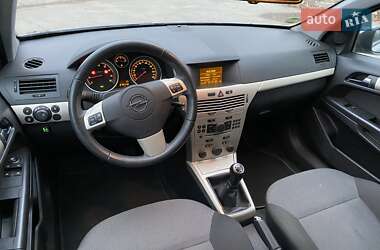 Универсал Opel Astra 2008 в Полтаве