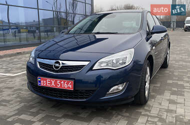 Хетчбек Opel Astra 2012 в Києві