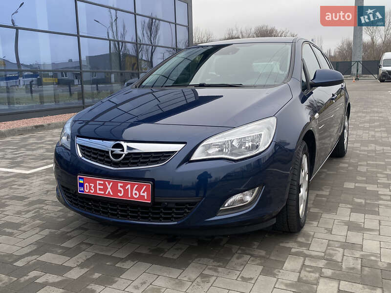 Хетчбек Opel Astra 2012 в Києві