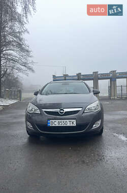 Універсал Opel Astra 2011 в Львові