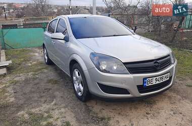 Хэтчбек Opel Astra 2008 в 