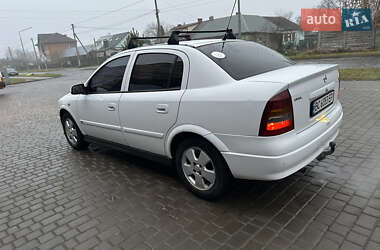 Седан Opel Astra 2003 в Володимирі