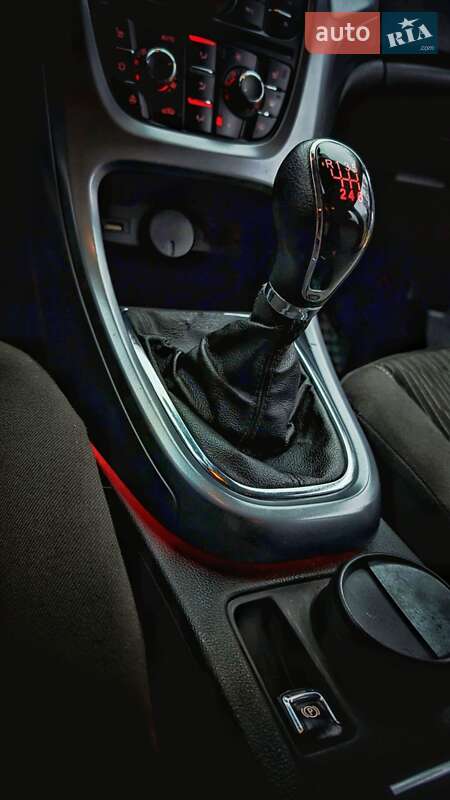 Универсал Opel Astra 2014 в Ужгороде фото 23 Универсал Opel Astra 2014 в Ужгороде