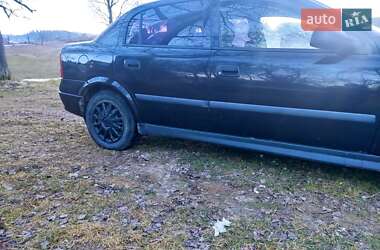 Седан Opel Astra 2006 в Сколе