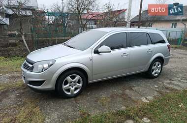 Універсал Opel Astra 2010 в Коломиї