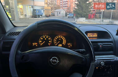 Седан Opel Astra 2006 в Сумах