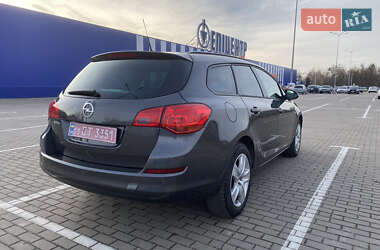 Универсал Opel Astra 2011 в 