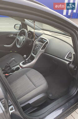 Универсал Opel Astra 2011 в 