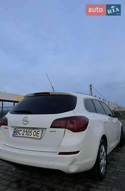 Універсал Opel Astra 2012 в Луцьку