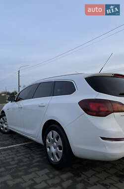 Універсал Opel Astra 2012 в Луцьку