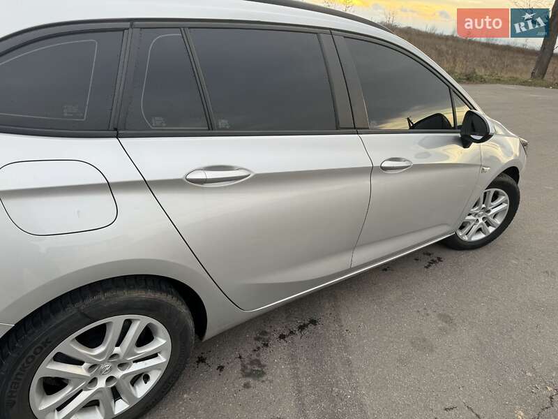 Универсал Opel Astra 2018 в Калуше