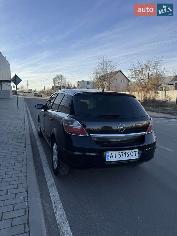 Хэтчбек Opel Astra 2007 в Буче