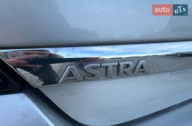 Хетчбек Opel Astra 2011 в Львові