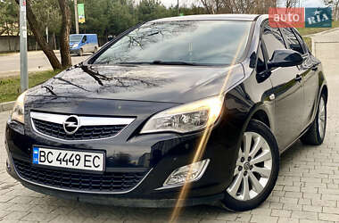 Хэтчбек Opel Astra 2010 в Новояворовске