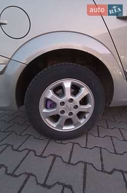 Универсал Opel Astra 2006 в 