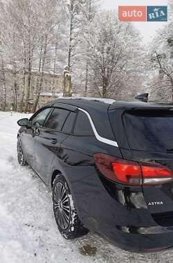 Универсал Opel Astra 2017 в 