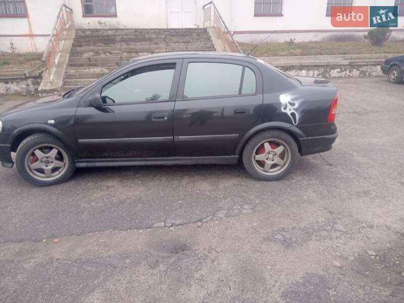 Седан Opel Astra 2006 в Золотоноше