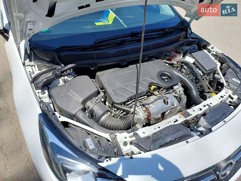 Универсал Opel Astra 2019 в Коростене