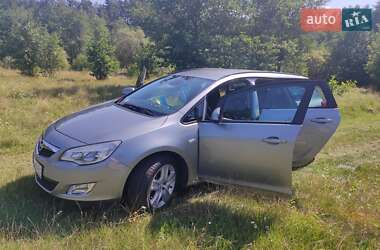 Універсал Opel Astra 2011 в Коростені