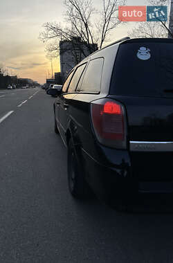 Универсал Opel Astra 2006 в 