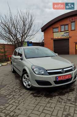 Хэтчбек Opel Astra 2007 в Дубно