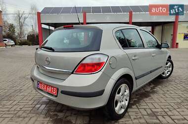 Хэтчбек Opel Astra 2007 в Дубно