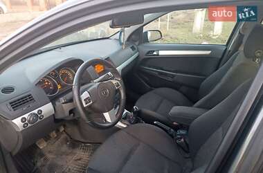 Хэтчбек Opel Astra 2008 в 