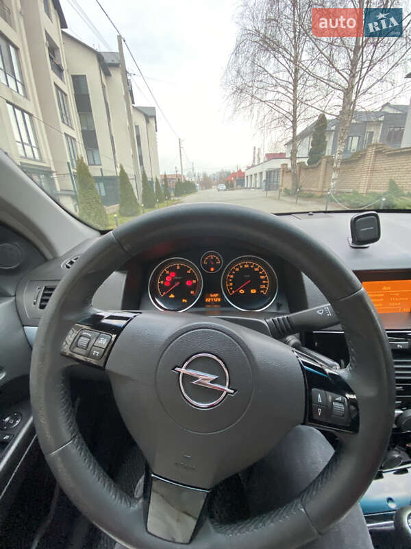 Универсал Opel Astra 2008 в Черновцах
