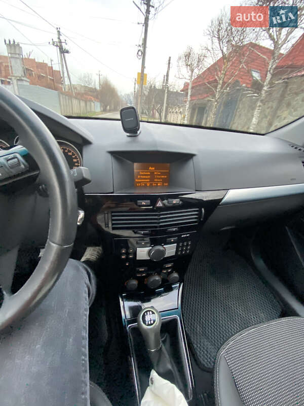 Универсал Opel Astra 2008 в Черновцах