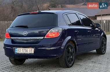 Хэтчбек Opel Astra 2008 в Сваляве