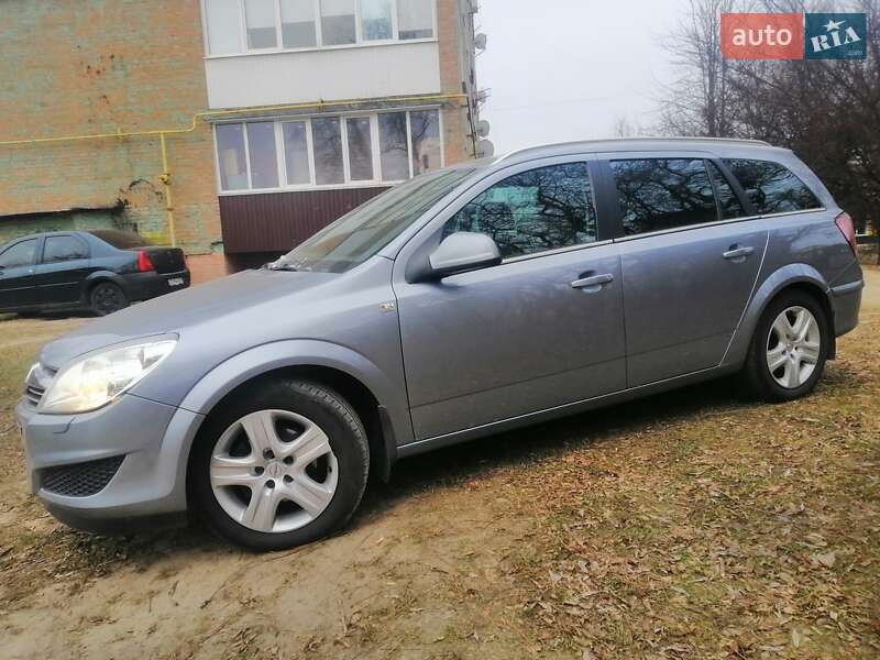 Универсал Opel Astra 2010 в Нежине