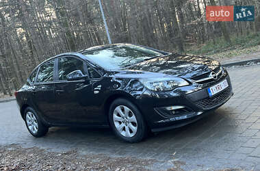 Седан Opel Astra 2014 в Львові