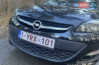 Седан Opel Astra 2014 в Львові