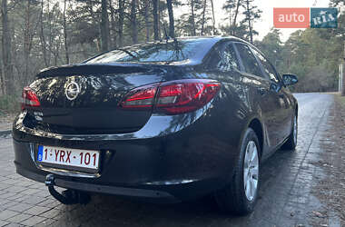 Седан Opel Astra 2014 в Львові