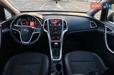 Універсал Opel Astra 2014 в Луцьку